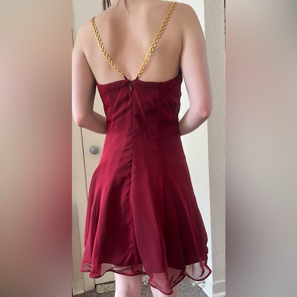 Vintage “JS Collections” Burgundy Red Chiffon Dress w/ Gold Chain Straps Size 8 - Picture 4 of 9